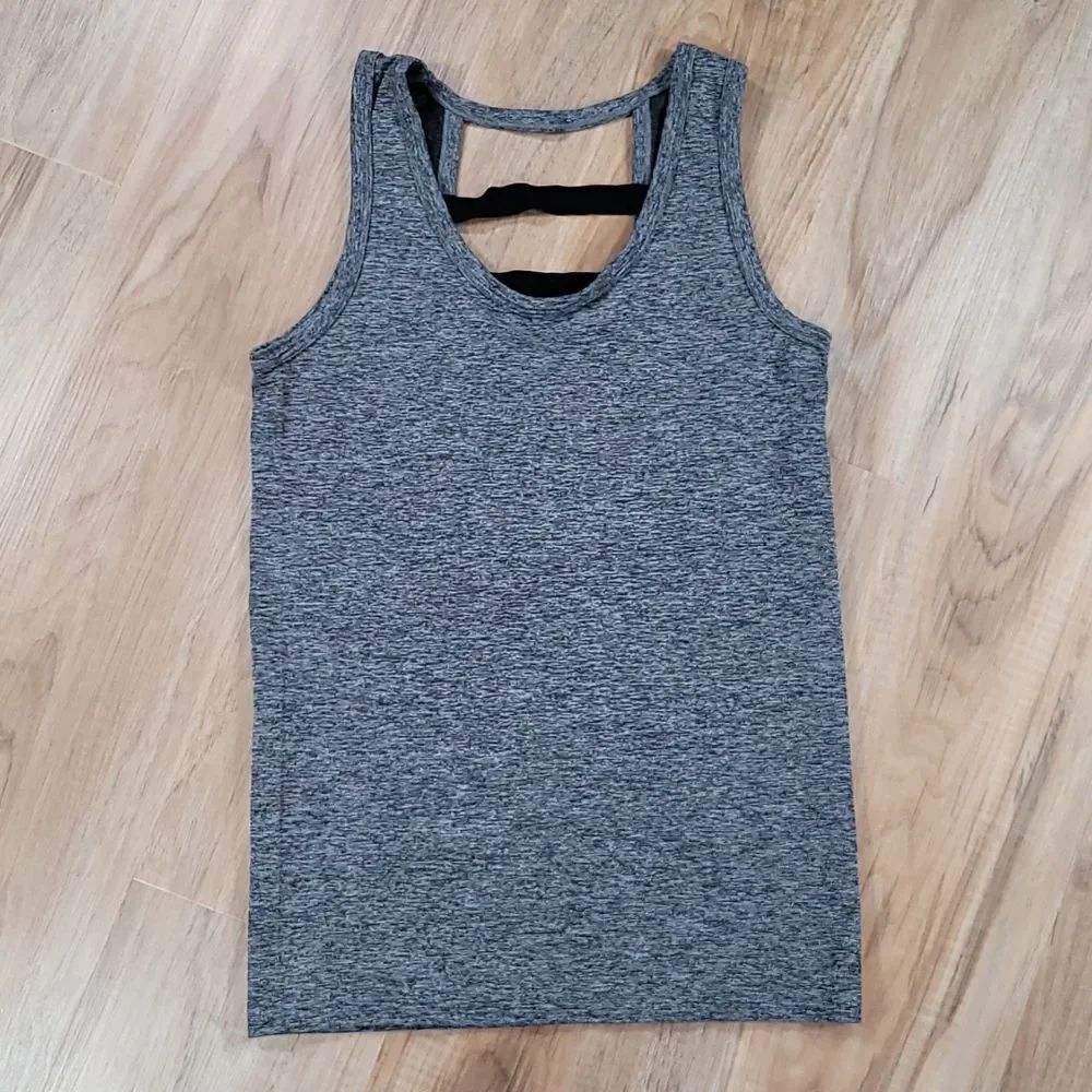 🔺️Soho Sport Gray Open Back Sleeveless Seamless Athletic Top Medium